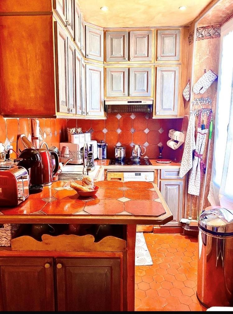 Appartement De Luxe Au Coeur De Saint-Tropez Eksteriør bilde